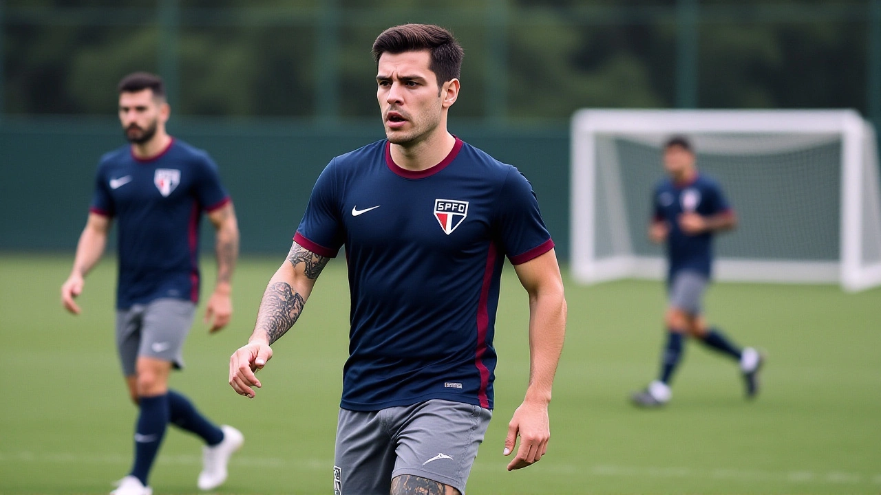 Luiz Gustavo volta aos campos após recuperação de tromboembolismo pulmonar e reforça São Paulo na reta final